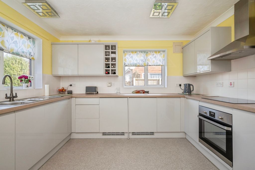 Property photo 2 of 23