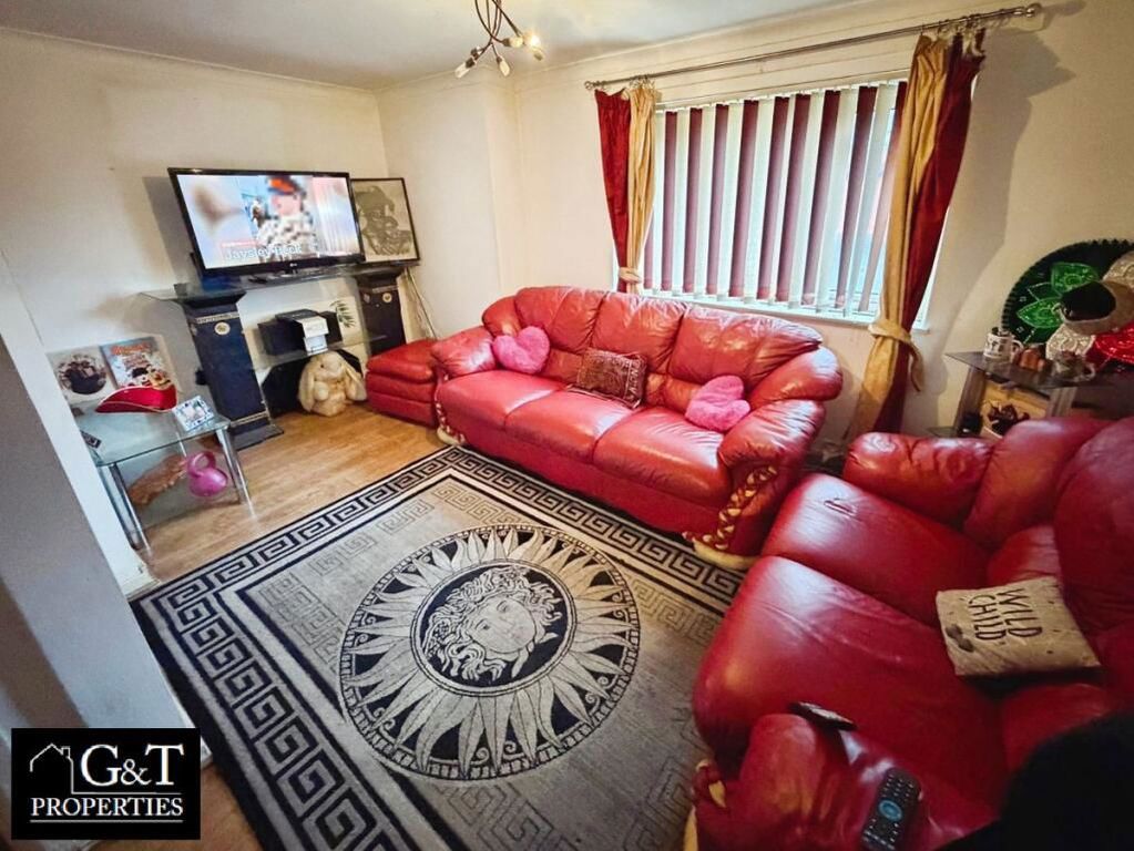 Property photo 2 of 11