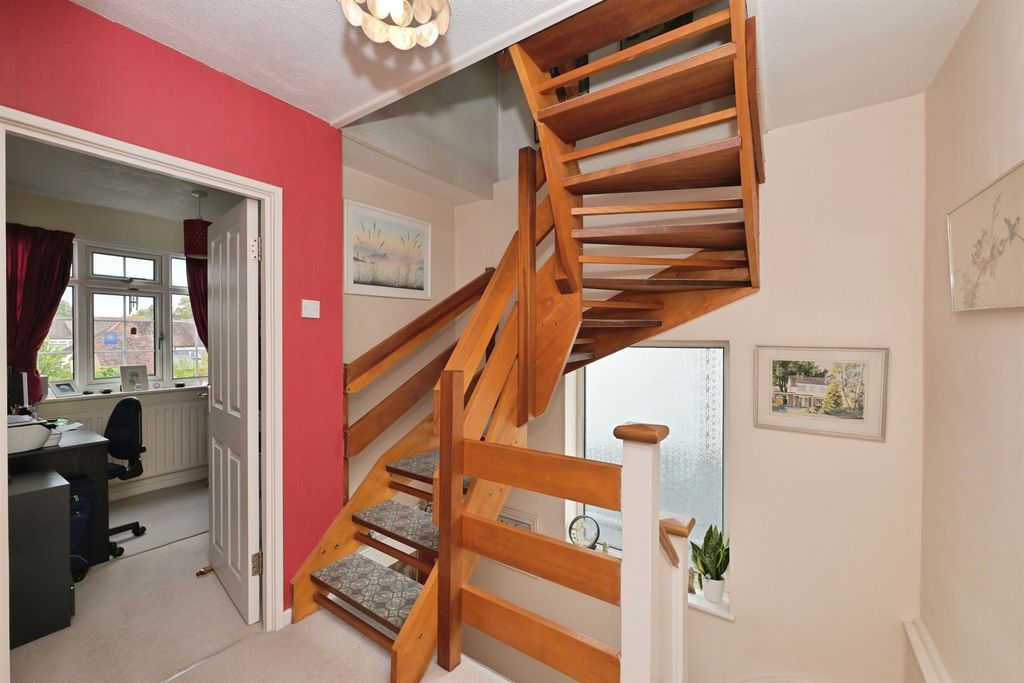 Property photo 3 of 20