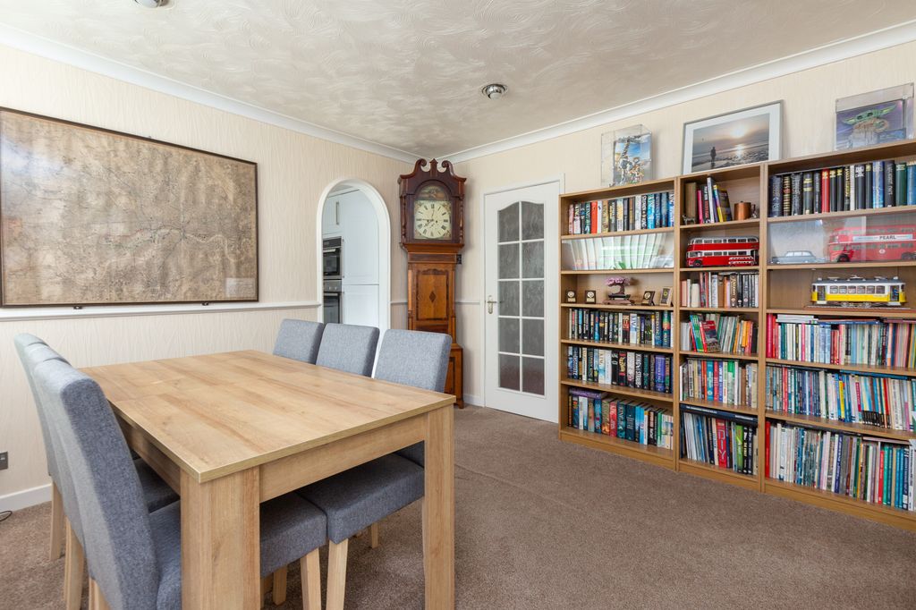 Property photo 3 of 29