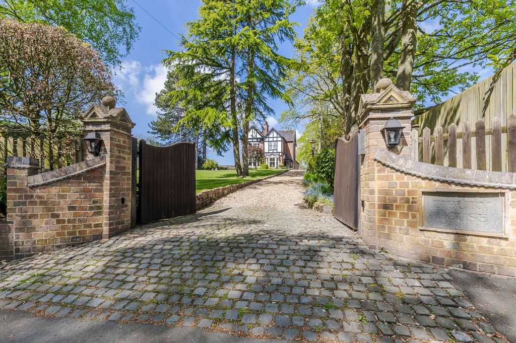 Property photo 2 of 51