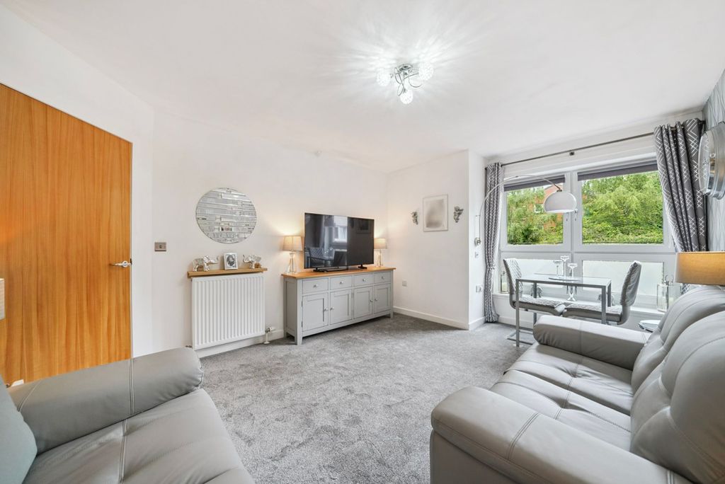 Property photo 2 of 18