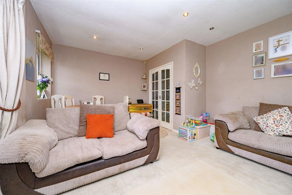 Property photo 3 of 12 Living Room