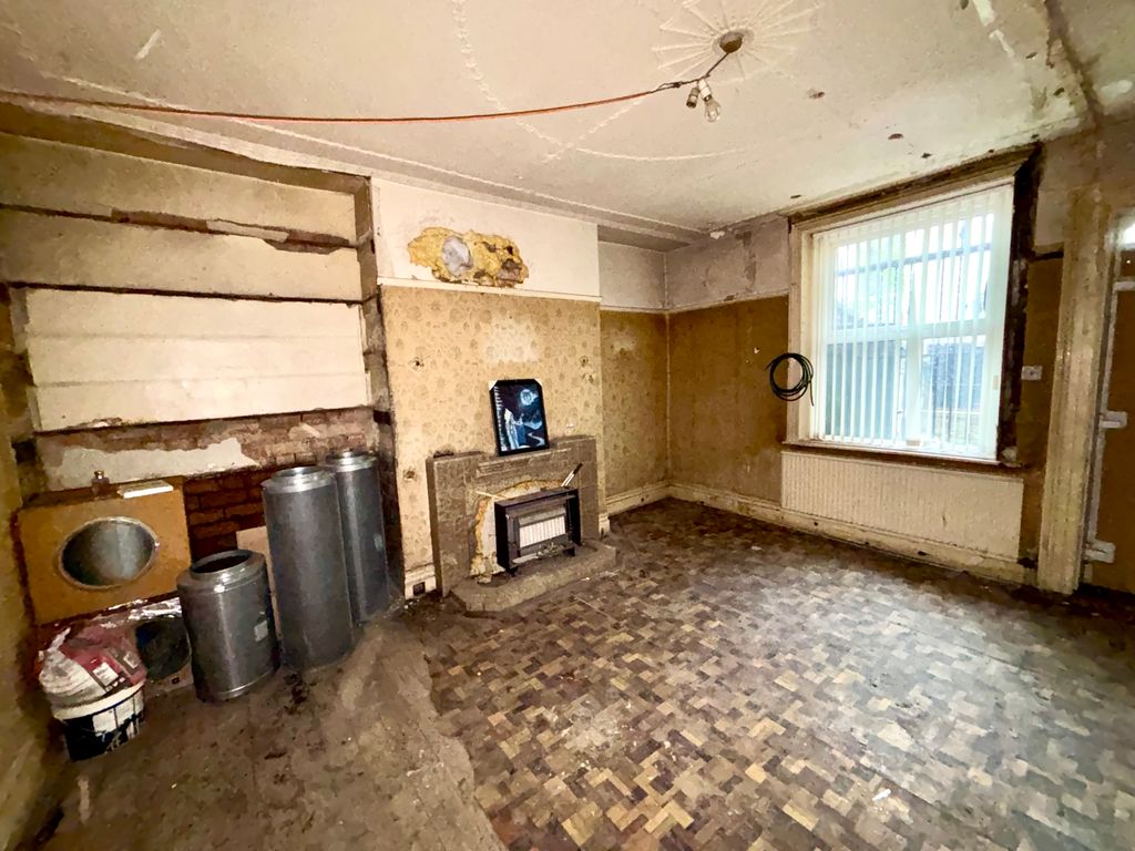 Property photo 3 of 7 Dining Room