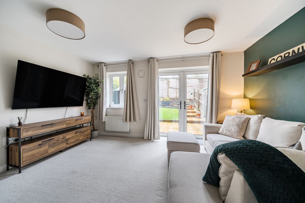 Property photo 3 of 13 14149538698c56c33E612