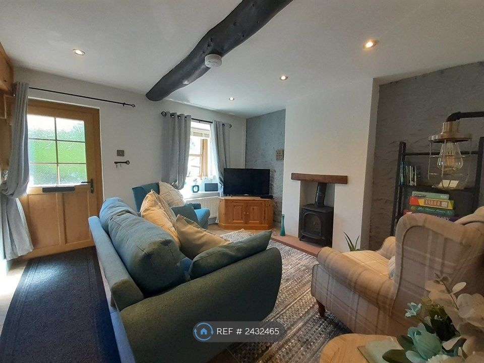 Property photo 1 of 13 Lounge