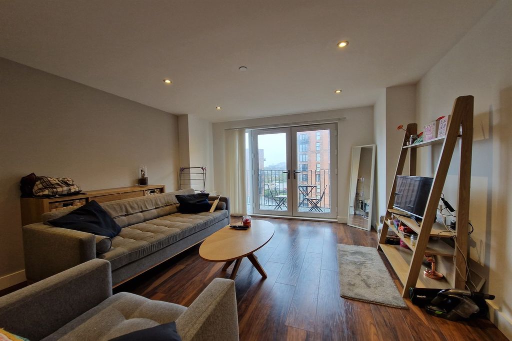 Property photo 1 of 7 (Main)