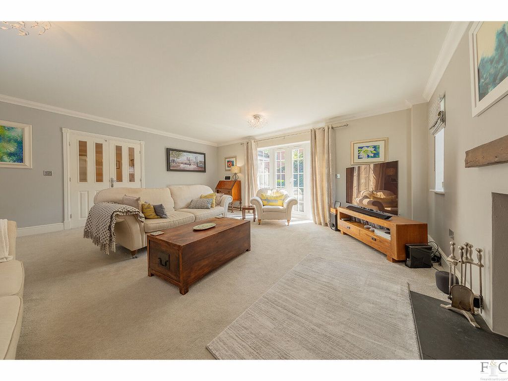 Property photo 2 of 40