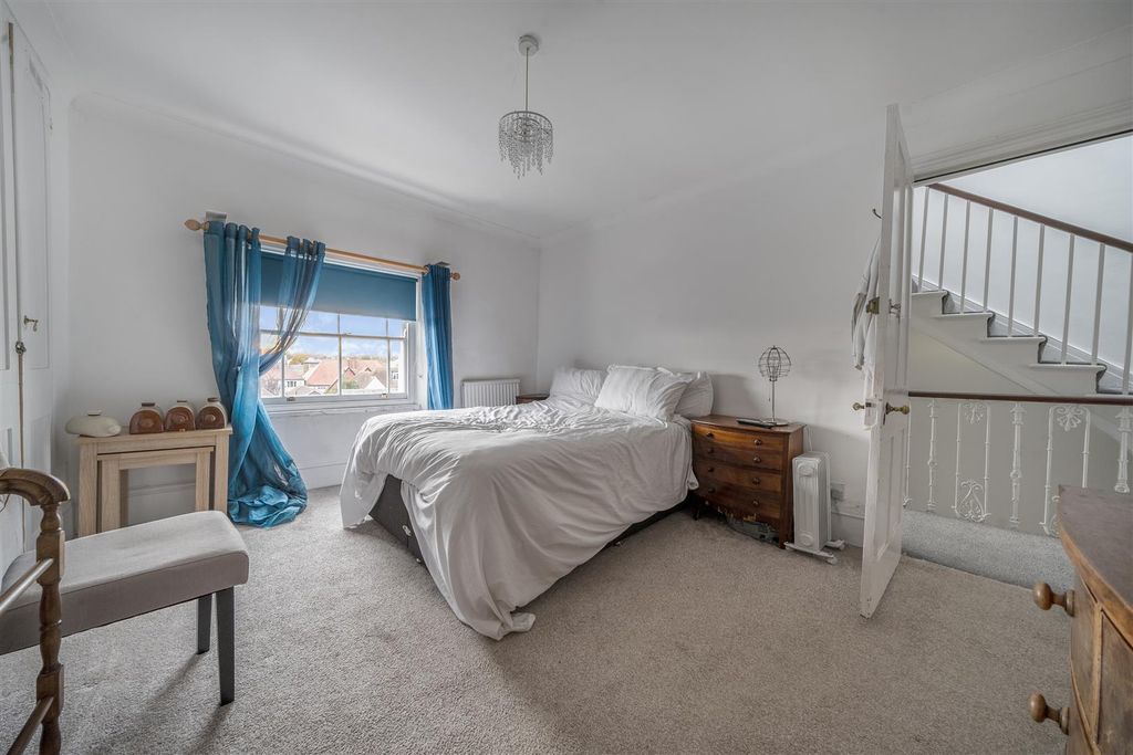 Additional image 10 of 6 bed terraced house for saleOrwell Road, Harwich CO12