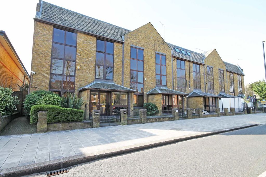 Property photo 1 of 5