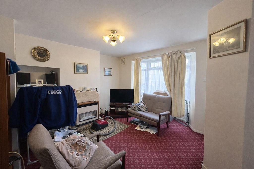 Property photo 2 of 10 Living Room