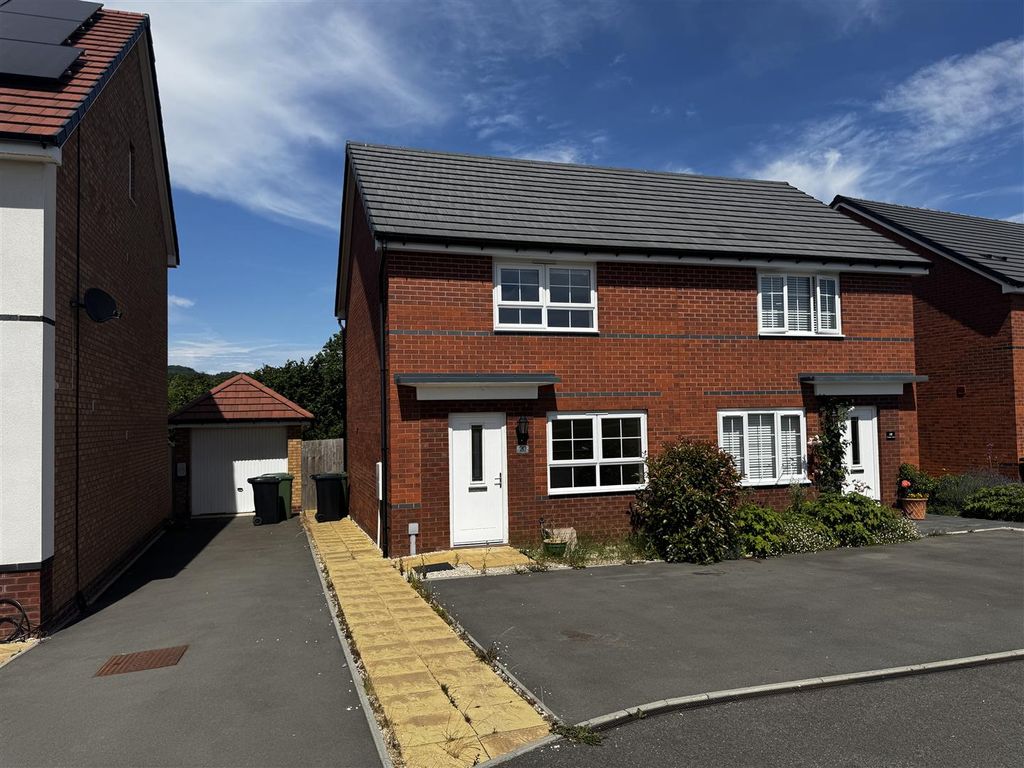 2 bed semi-detached house for saleTennyson Road, Ledbury HR8