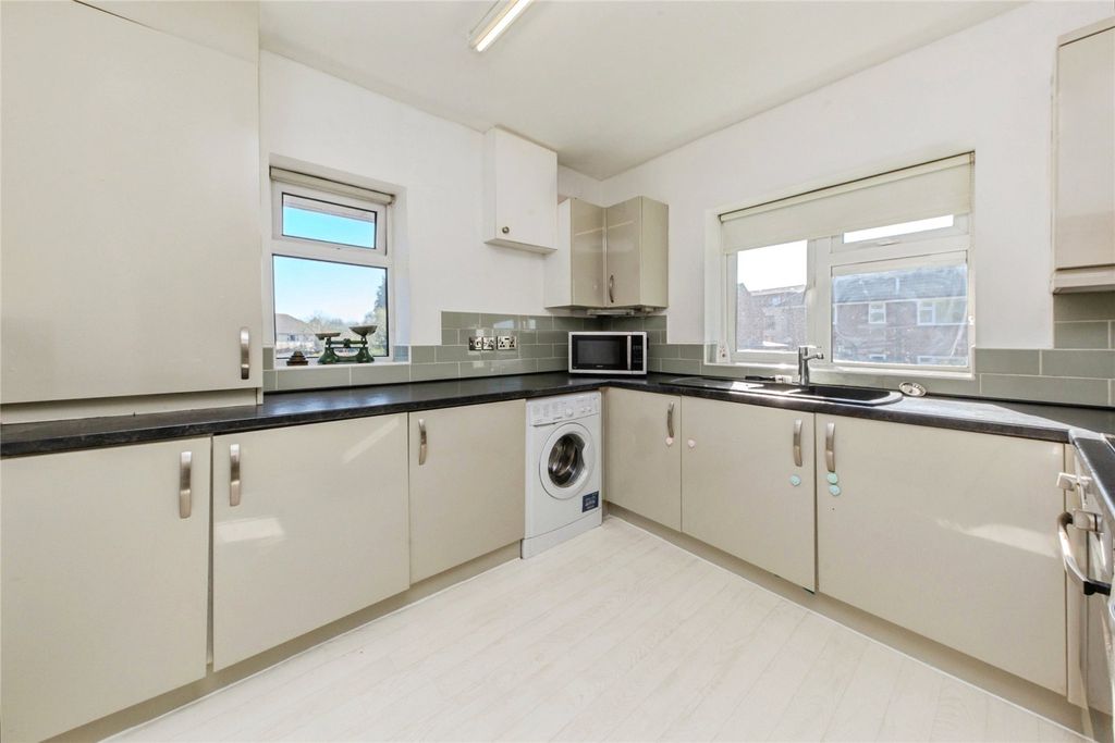 Property photo 3 of 19 Picture No. 12