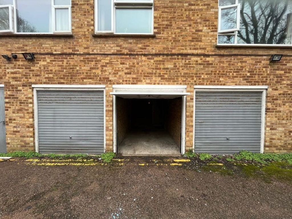 Property photo 3 of 5