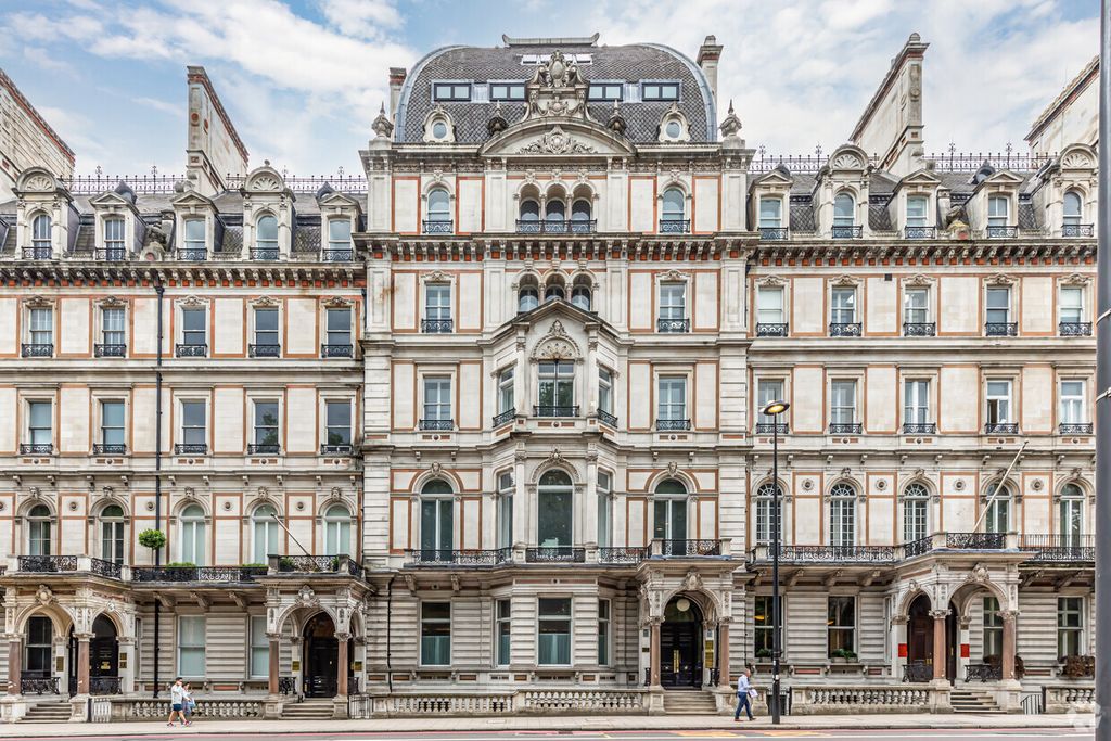 Property photo 1 of 3