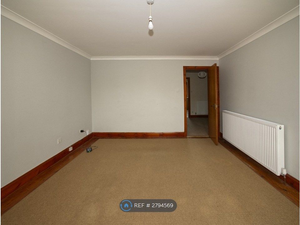Property photo 3 of 11 Living Room