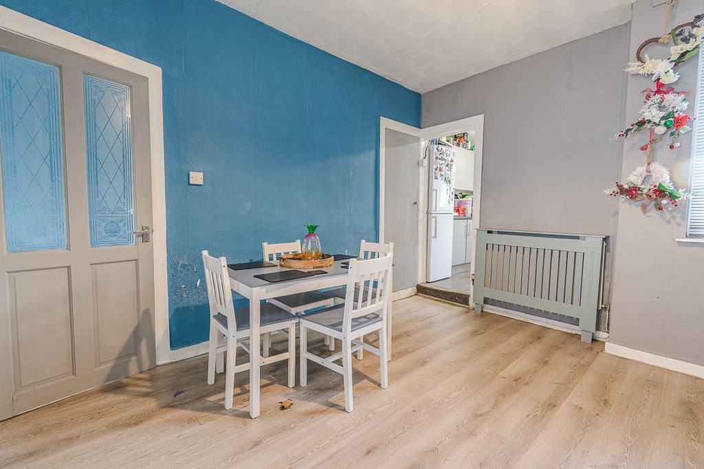 Property photo 3 of 18 Dining Room