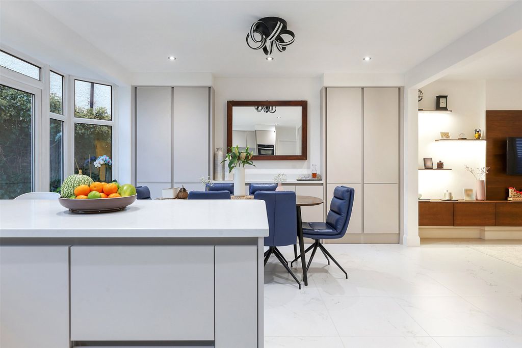 Property photo 1 of 19 Dining Area