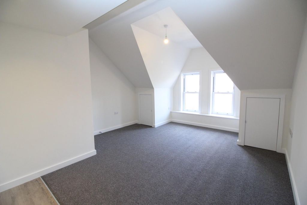 Property photo 2 of 26