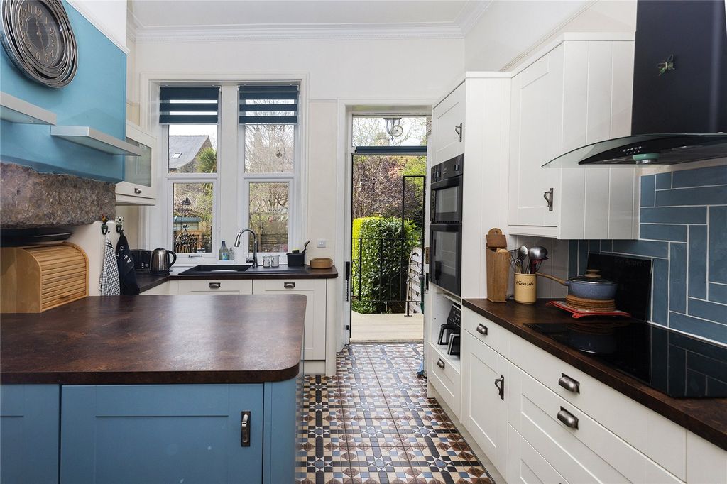 Property photo 3 of 38 Kitchen