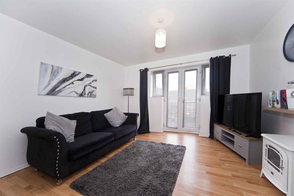 Property photo 2 of 11