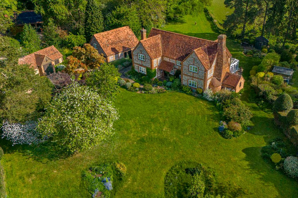 Property photo 1 of 34 Huckenden Holly, Cadmore End Common, Hp14 3Ps (Low Res)-27