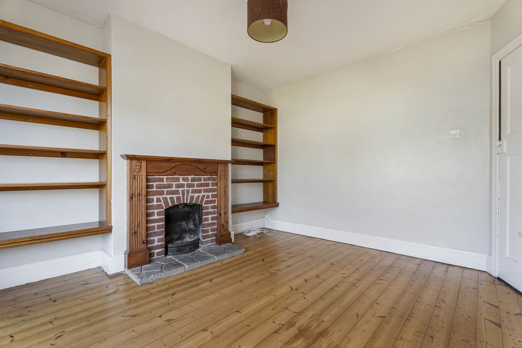 Property photo 3 of 14