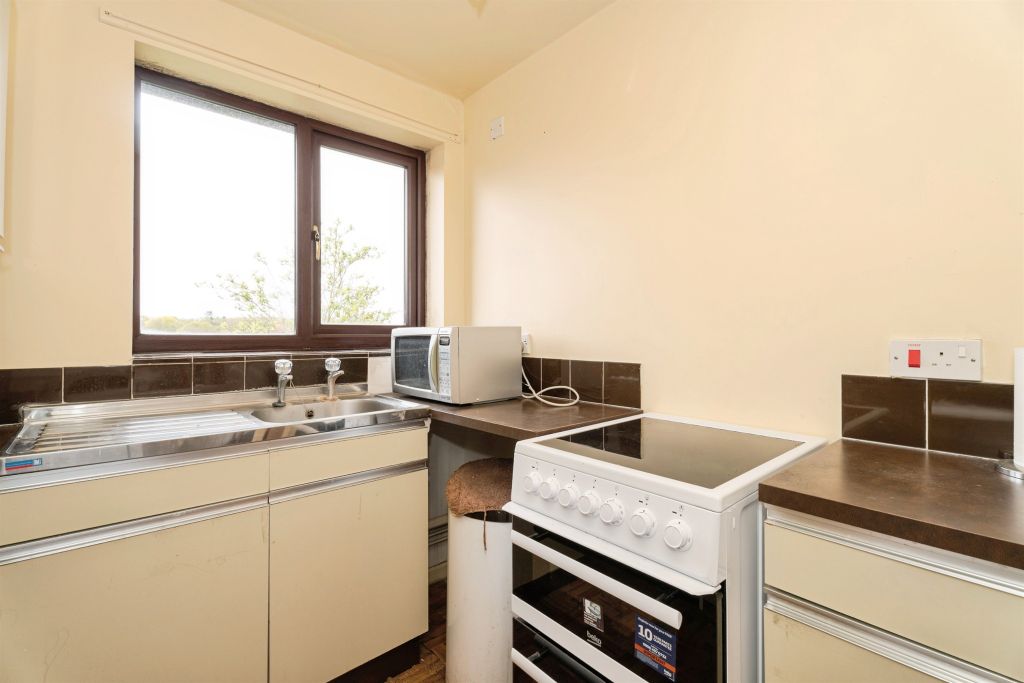 Property photo 3 of 40