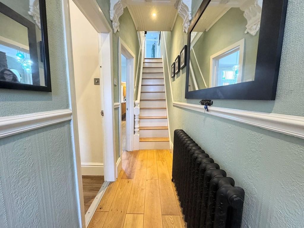 Property photo 2 of 15 Entrance Hall