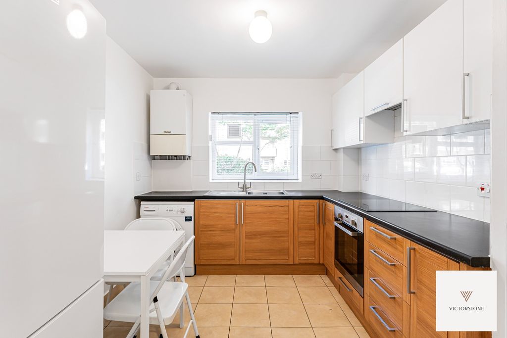 Property photo 2 of 13 3407442