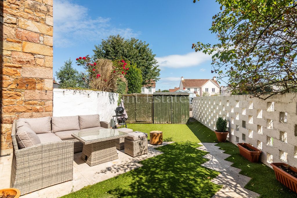 Property photo 3 of 24 Not Specified