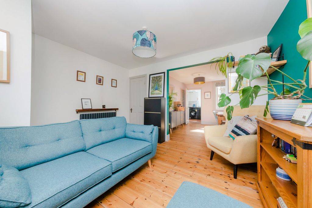 Property photo 2 of 19