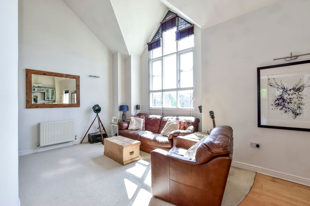 Property photo 2 of 30