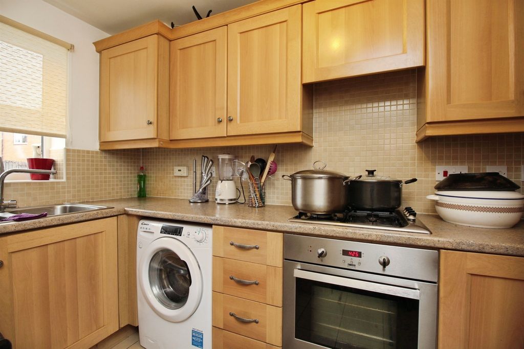 Property photo 2 of 17