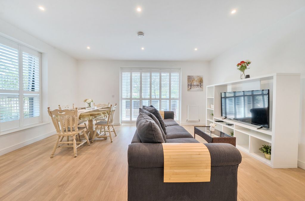 Property photo 3 of 20 1453091-12-69F0Dd...