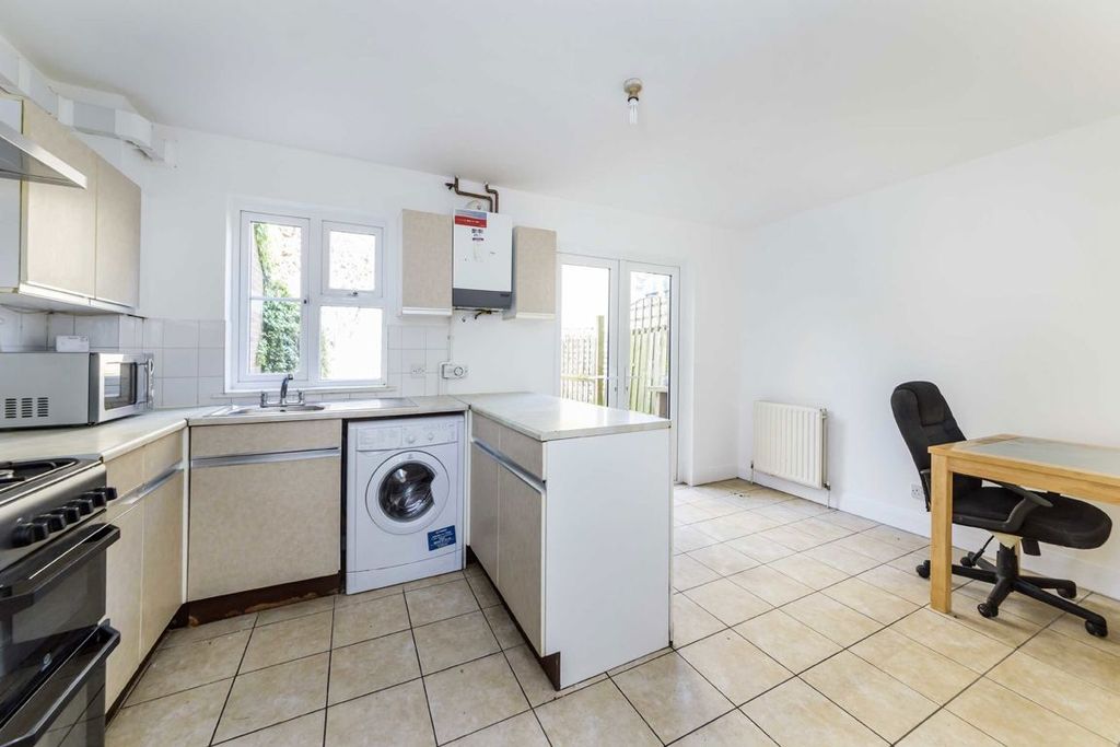 Property photo 3 of 8