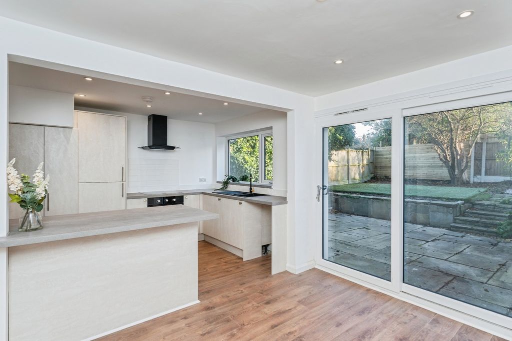 Property photo 2 of 24 Pbox-Img.Jpg