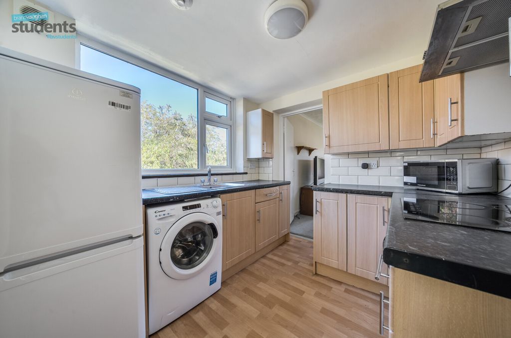 Property photo 3 of 14 5Ccff3F0-c39A-4B4...