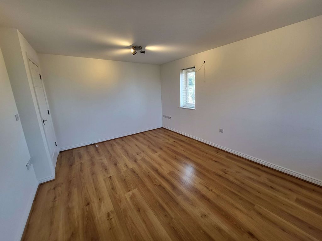 Property photo 3 of 21 Gallery