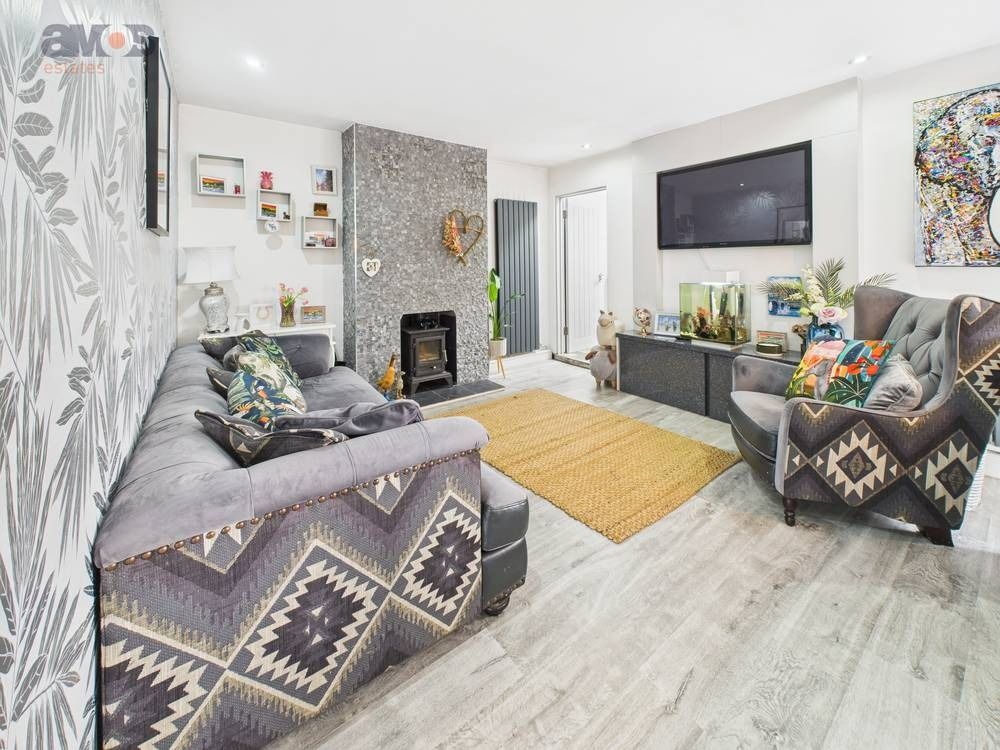 Property photo 2 of 17 4013565