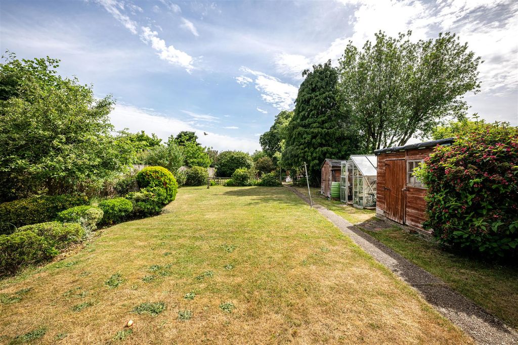 Property photo 2 of 16 Rear Garden