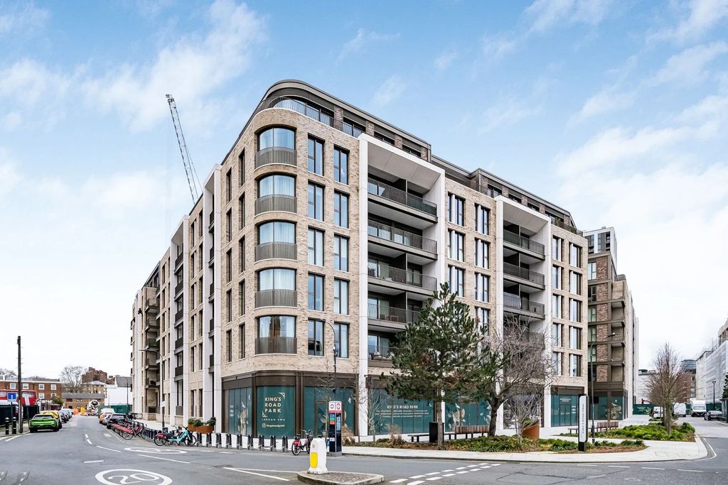 Property photo 1 of 16