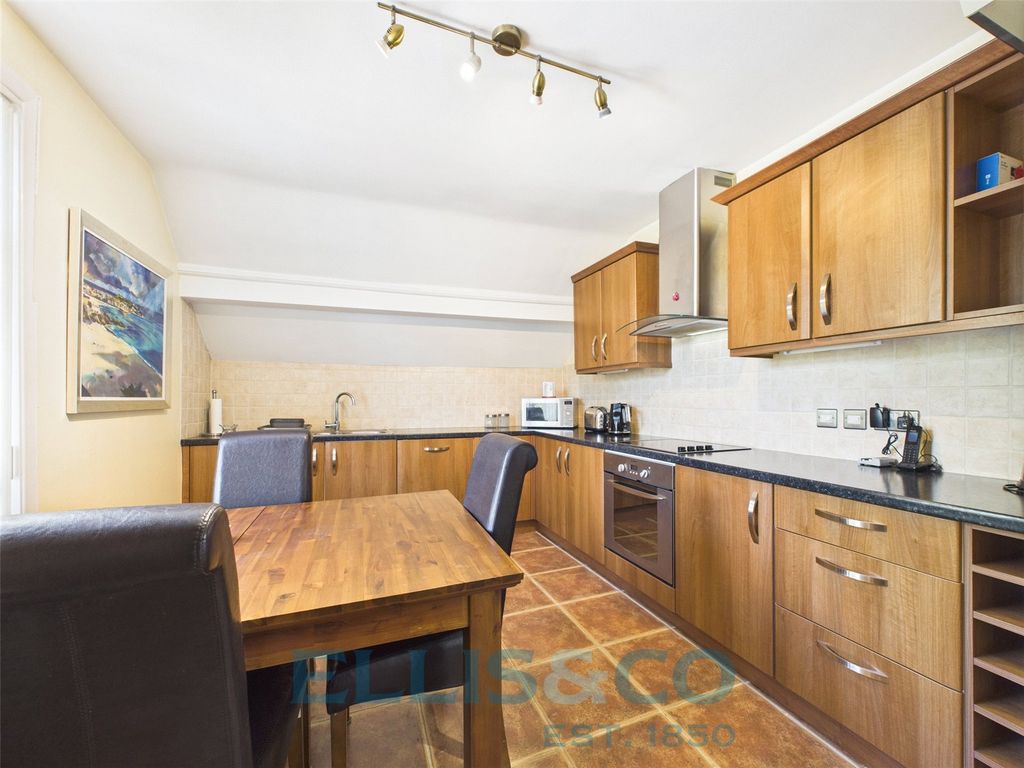 Property photo 2 of 9 Picture No. 04