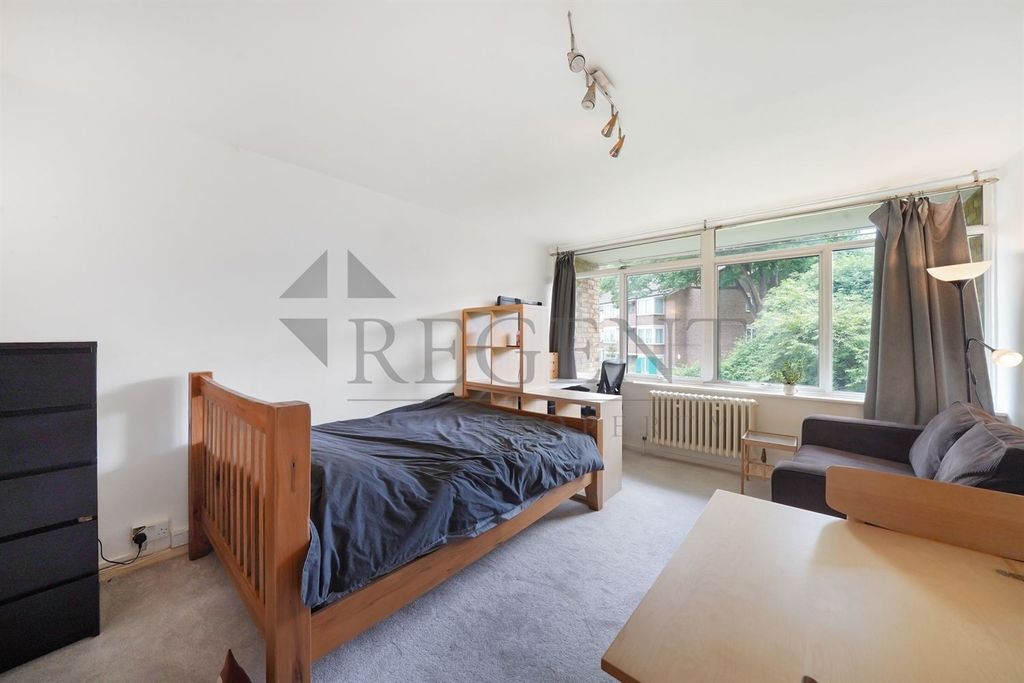 Property photo 2 of 14 Studio