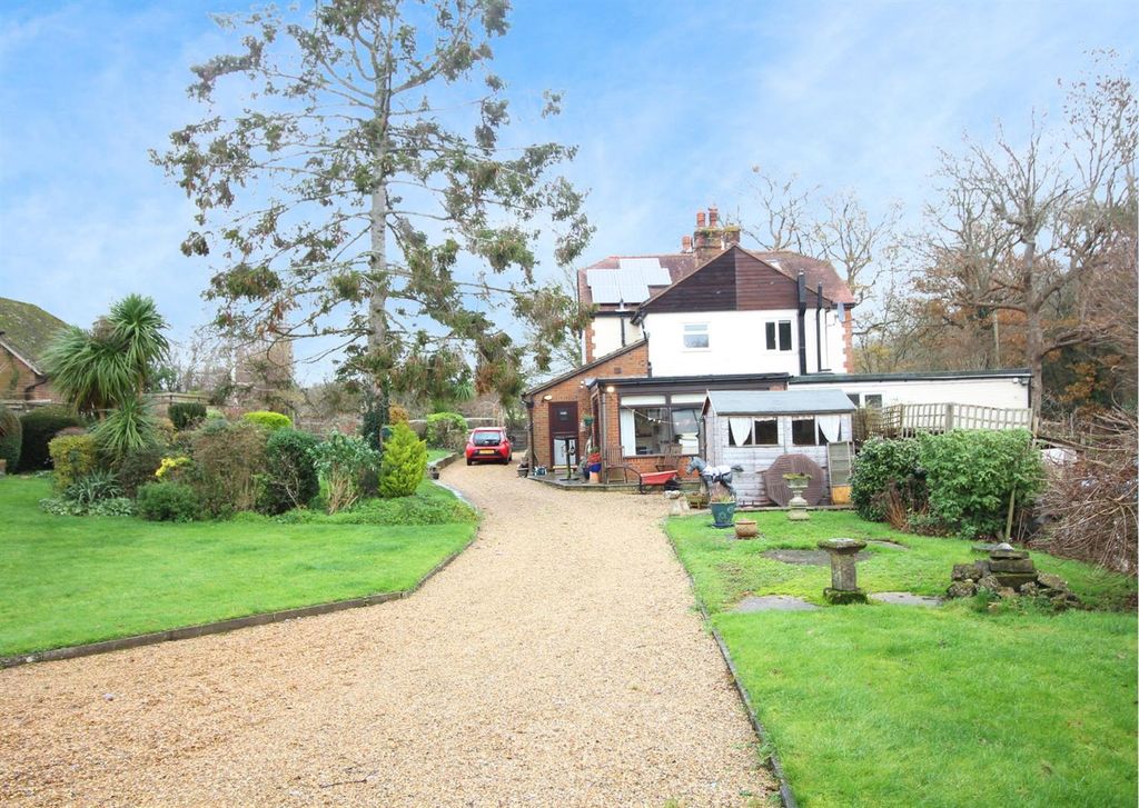 Property photo 2 of 19 Untitled Design (29).Jpg