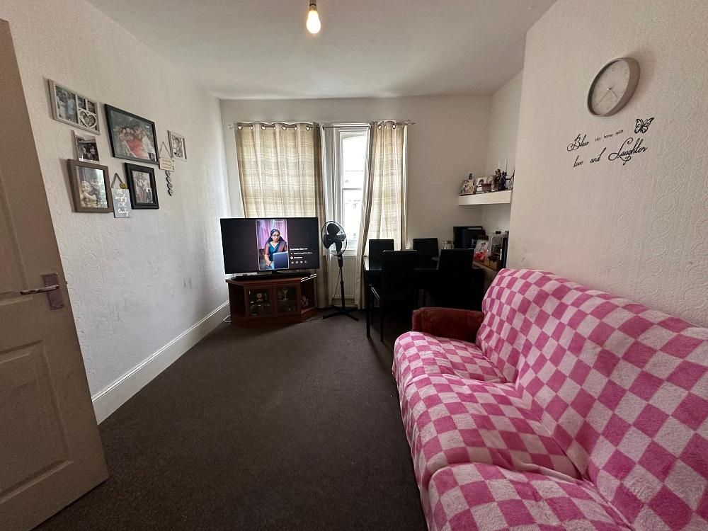 Property photo 2 of 10 Photo 2