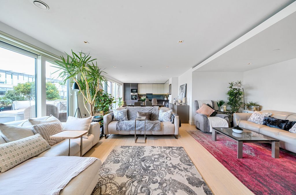 Property photo 2 of 29 1350315-12-68c9Dd...