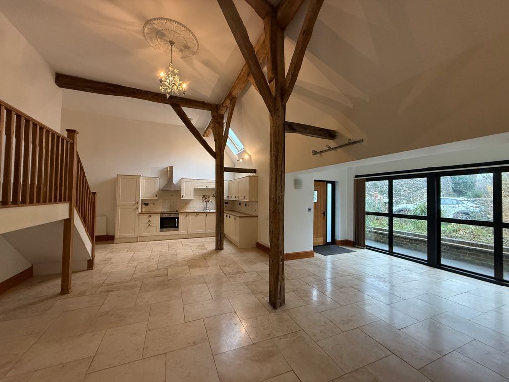 Property photo 3 of 10 Picture 3