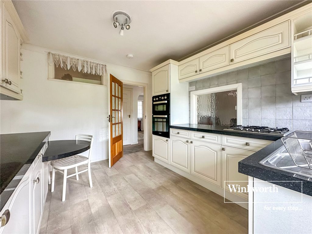 Property photo 2 of 17 Picture No. 04