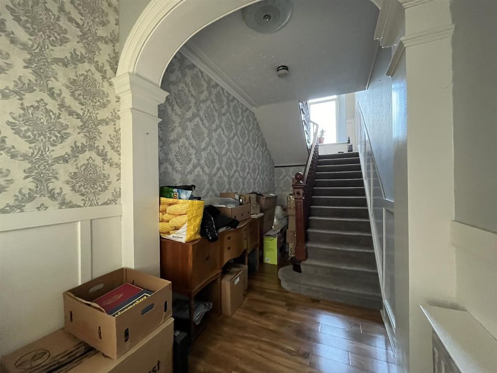 Property photo 2 of 32 Hallway